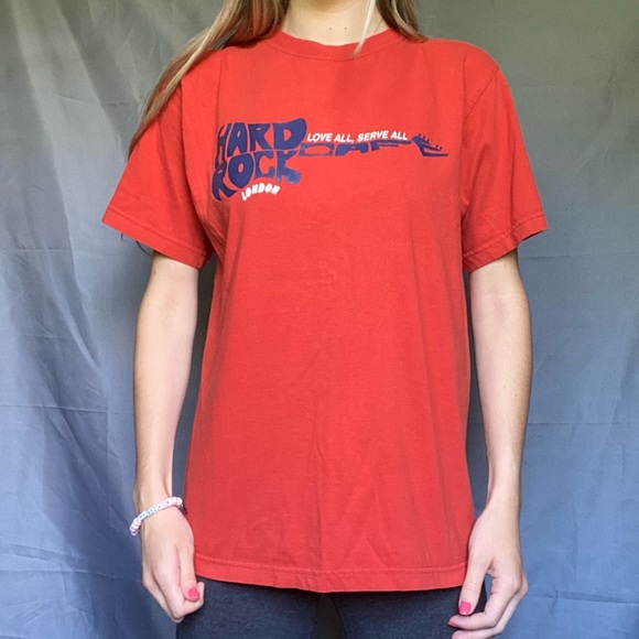 Hard Rock Cafe Rare London Guitar Medium Graphic T-Shirt “Love All, Serve All” - Picture 5 of 7